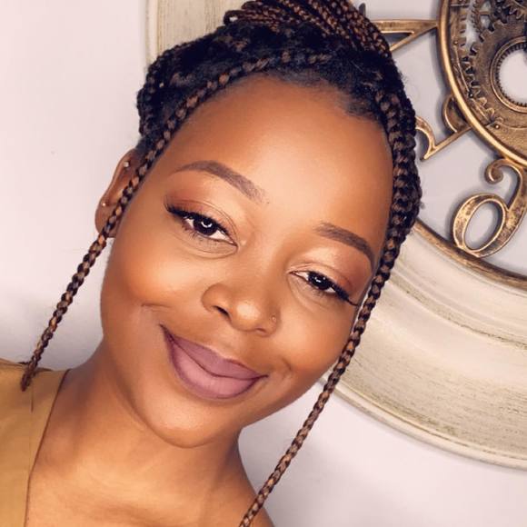 Poshmark profile picture for @nozipho